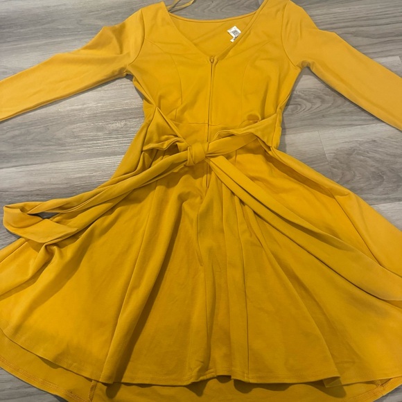 Unique Vintage Large 10/12 Yellow A-Line Dress - Picture 3 of 4